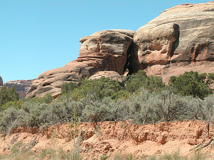 Laid Back Arch, Horse Canyon, Needles District, Canyonlands National Park, Utah