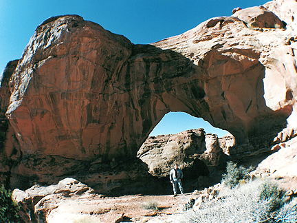 Lin-Lynn Arch, Northeast of Arths Pasture near Moab, Utah